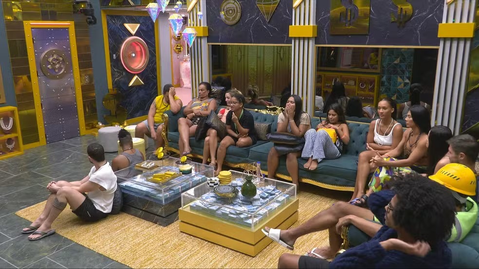 alberto e milena trocam farpas