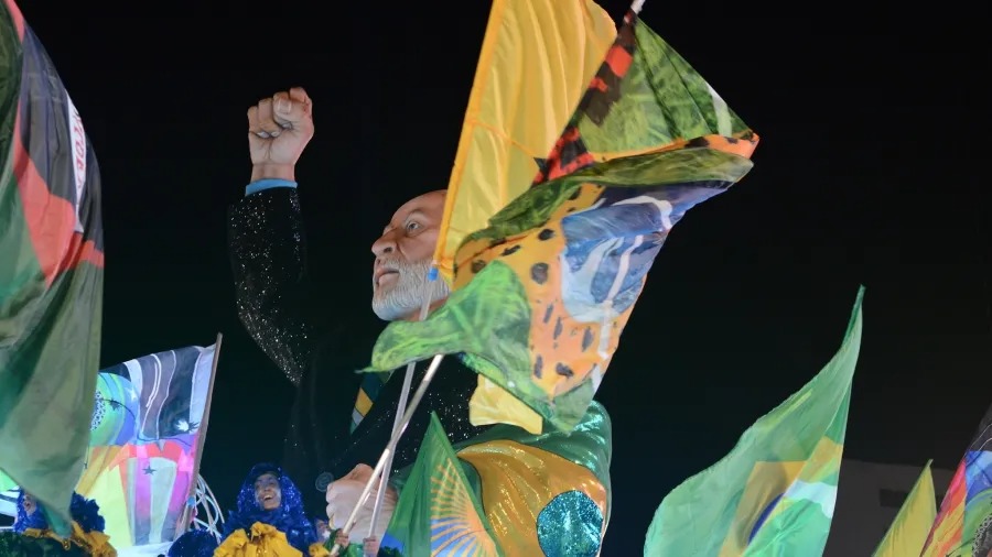alegoria que encerrou o desfile da academicos de niteroi 1771209319284 v2 900x506.jpg
