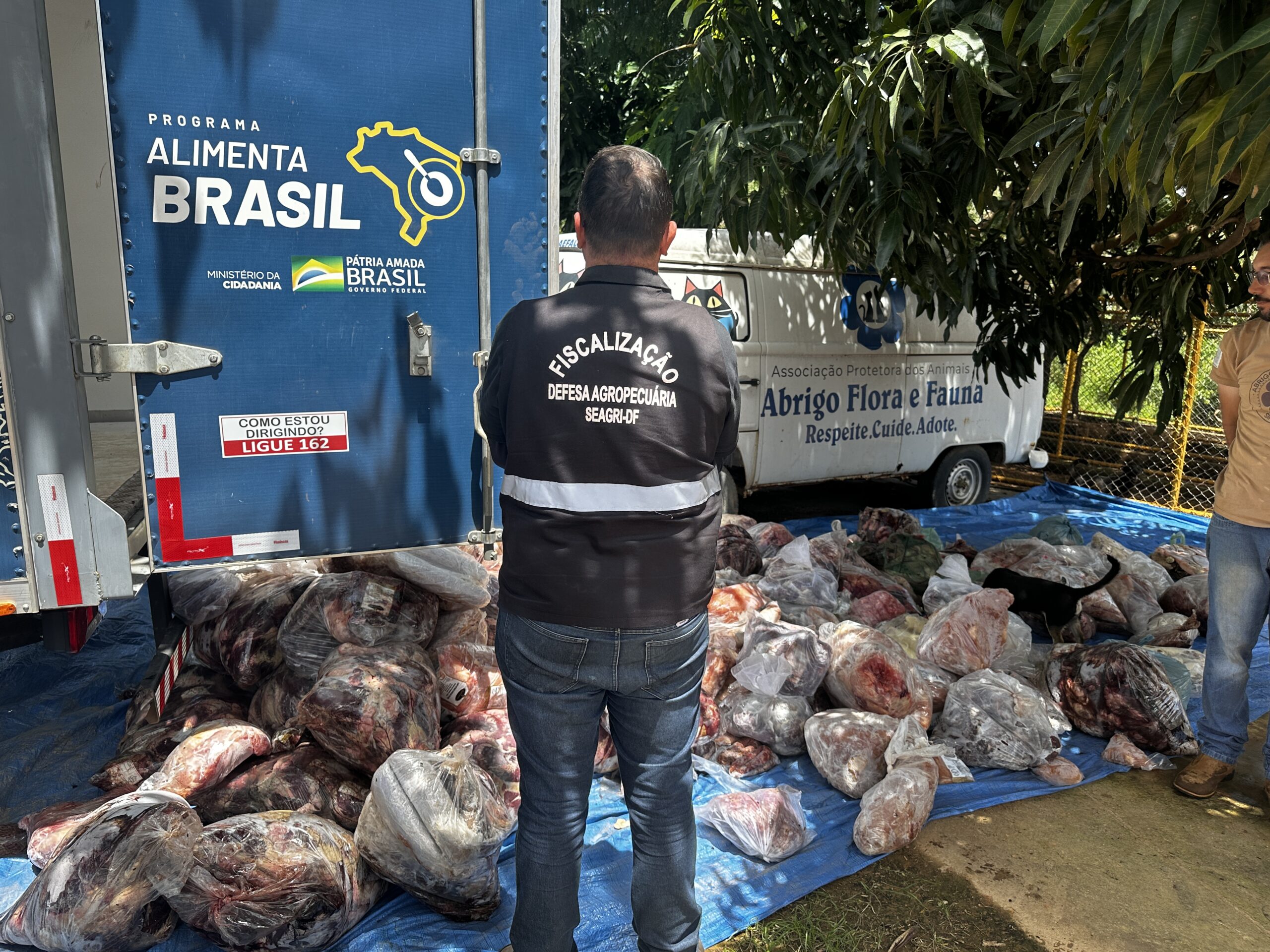 doaçao de carne a abrigo