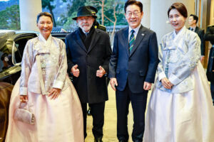 janja usa hanbok, roupa tradicional coreana, para banquete de estado em seul