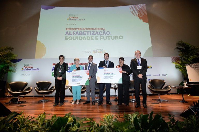 0724795b 96e9 40a5 a265 c17ff3eb6e59