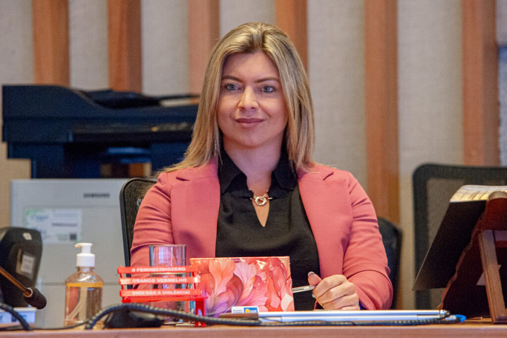 Delegada Karen Langkammer, diretora do Departamento Integrado de Atendimento à Mulher (DIAM/PCDF)