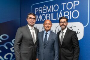 Marco Antônio Demartini, Leonel Alves e Rogério Oliveira, representantes da QuadraImob | Crédito: Telmo Ximenes/QuadraImob