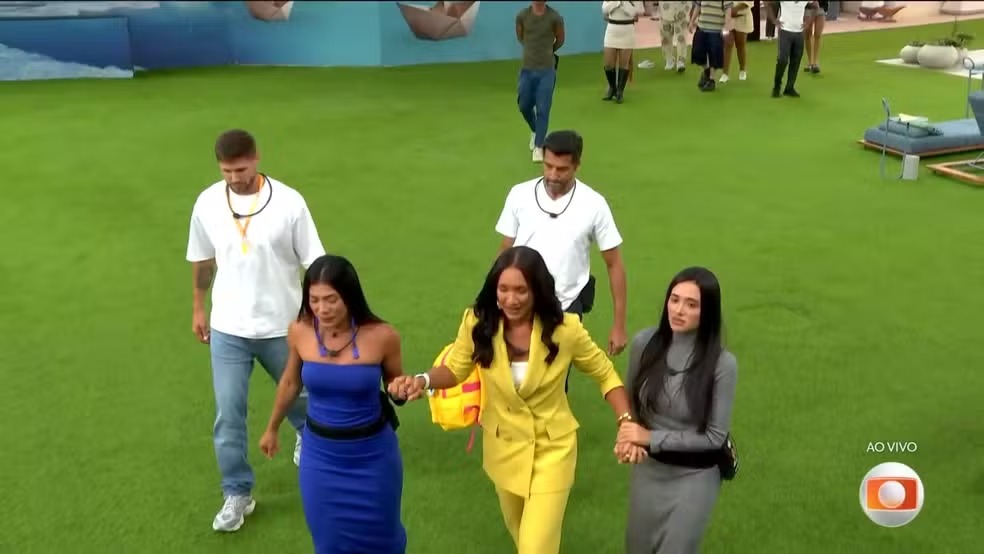 saida de maxiane repercute na web que comenta look da ex sister pronta para apresentar o encontro