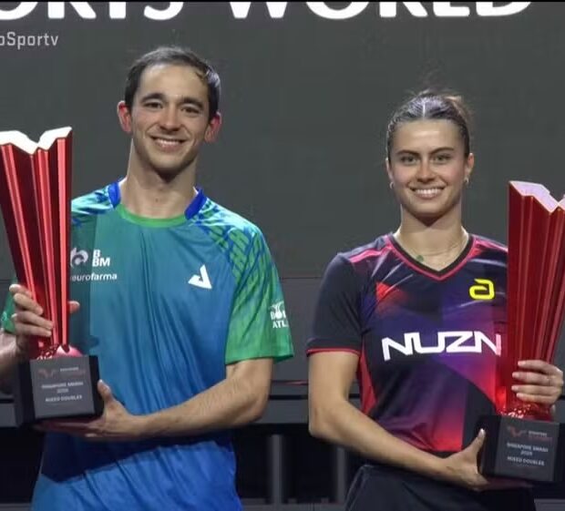 hugo calderano e bruna takahashi são campeões no smash de singapura