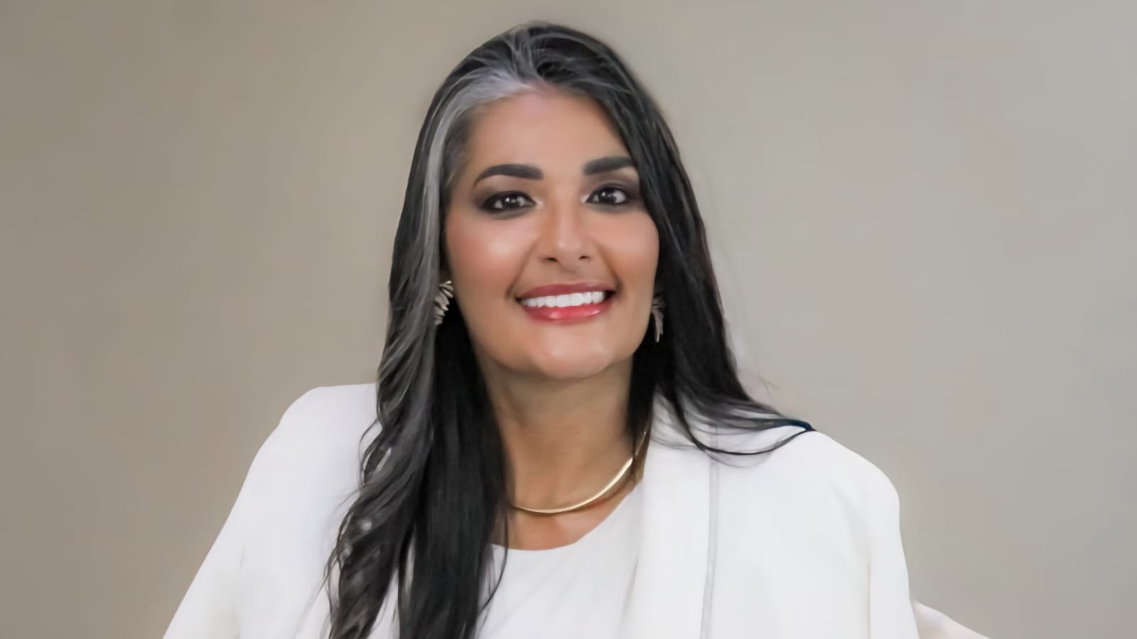 Dra. Magna Damázio; Advogada especializada em Direito Bancário, LGPD e reestruturação extrajudicial do superendividamento