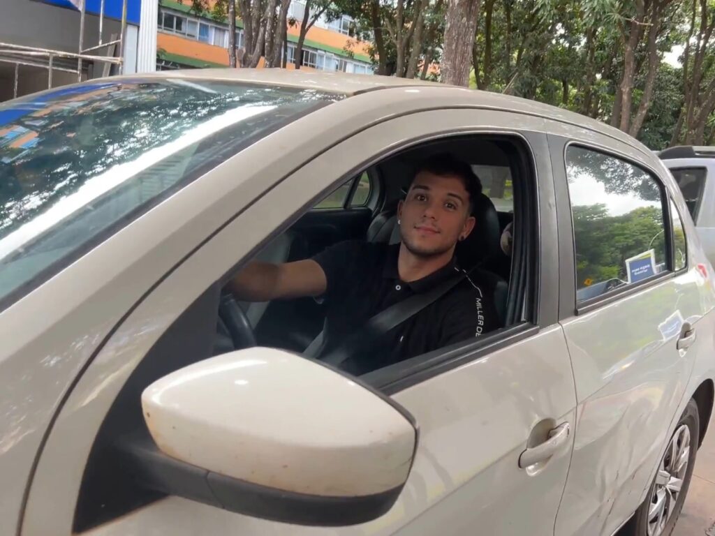 guerra no oriente médio começa a impactar preço dos combustíveis no df motorista de aplicativo gabriel campos, 26 anos, créditos daniel xavier jornal de brasília