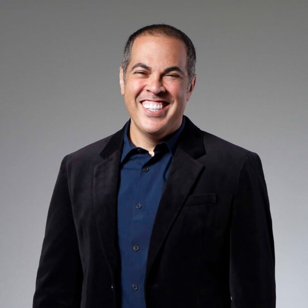 Orlando cria “Richard Harary Day” amanhã Prefeito Buddy Dyer homenageia empresário brasileiro por impacto empreendedor e comunitário Amanhã, 7 de março de 2026, Orlando celebra o “Richard Harary Day”, data oficial proclamada pelo prefeito Buddy Dyer para honrar o empresário brasileiro. Chegando aos EUA aos 18 anos vindo do Brasil, Harary estudou na University of Central Florida e construiu uma trajetória marcada por visão empreendedora e atuação comunitária na Flórida Central.