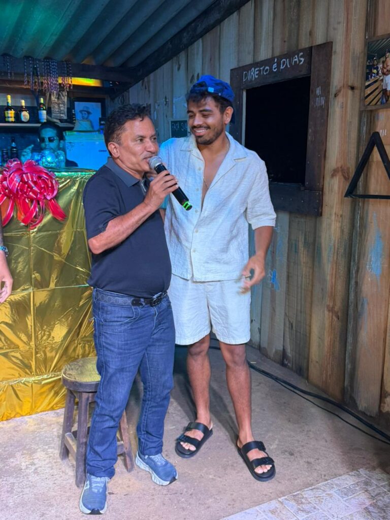 manoel gomes no aniversário de evoney fernandes (4)