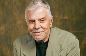 260498001a176a441aea66eb6ee783d4 medium