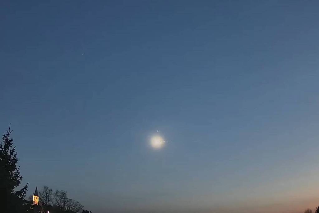 meteorito é confundido com míssil por moradores na alemanha