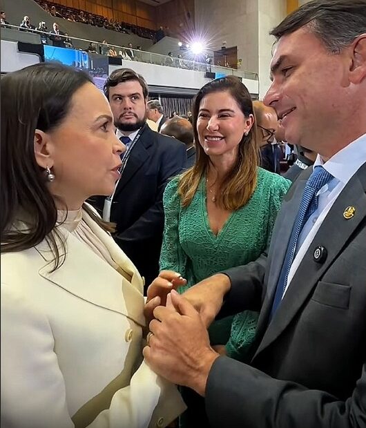 Flávio Bolsonaro e María Corina Machado