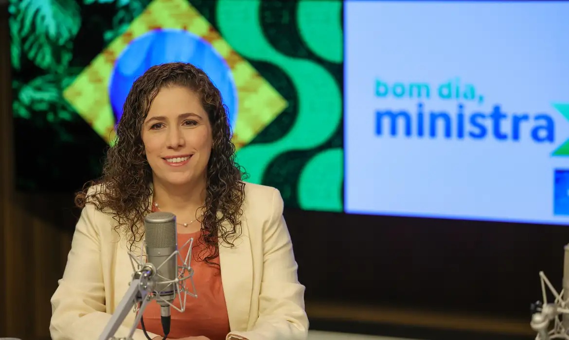 Ministra Esther Dweck inicia agenda na China para soberania de dados