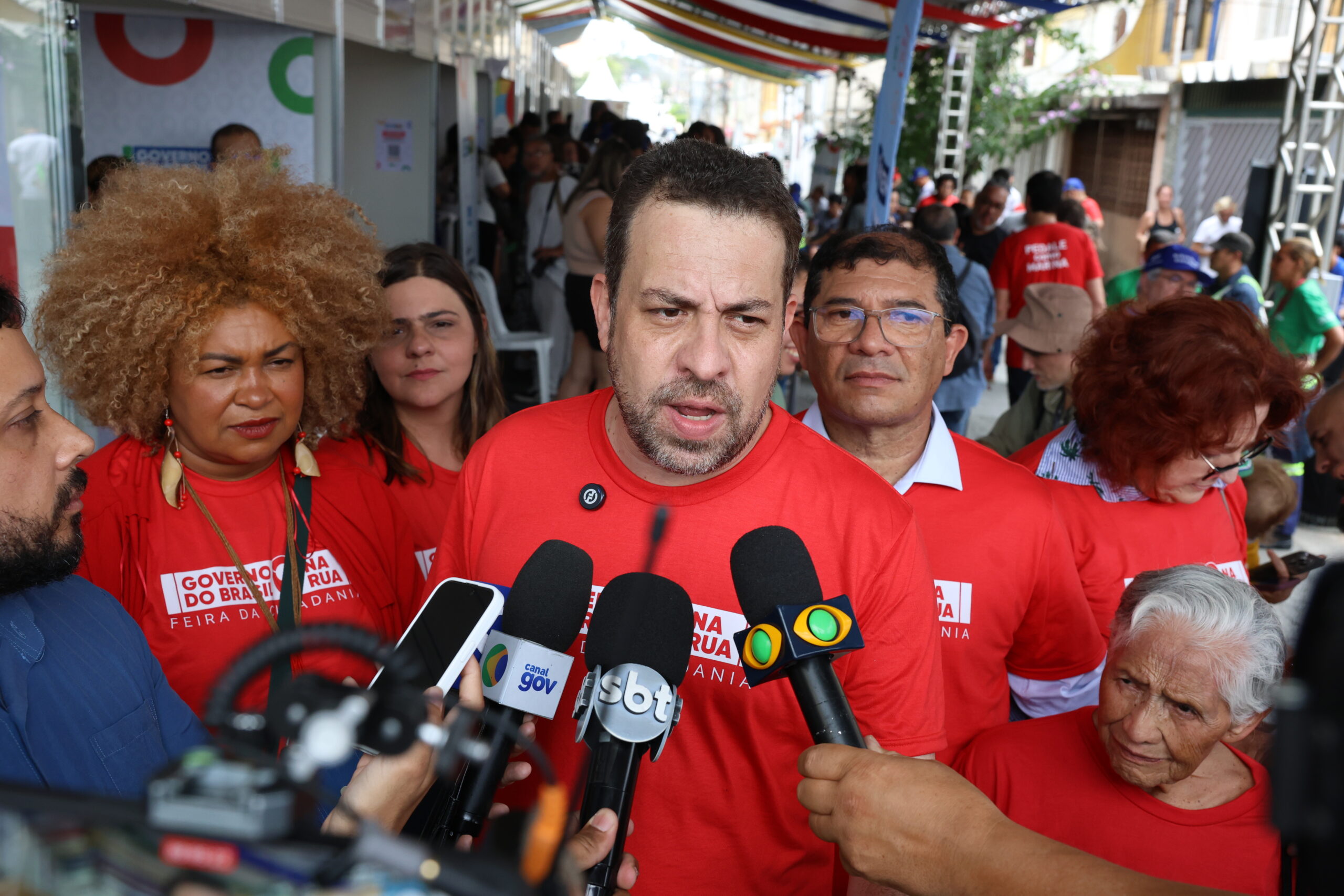governo do brasil na rua em heliópolis