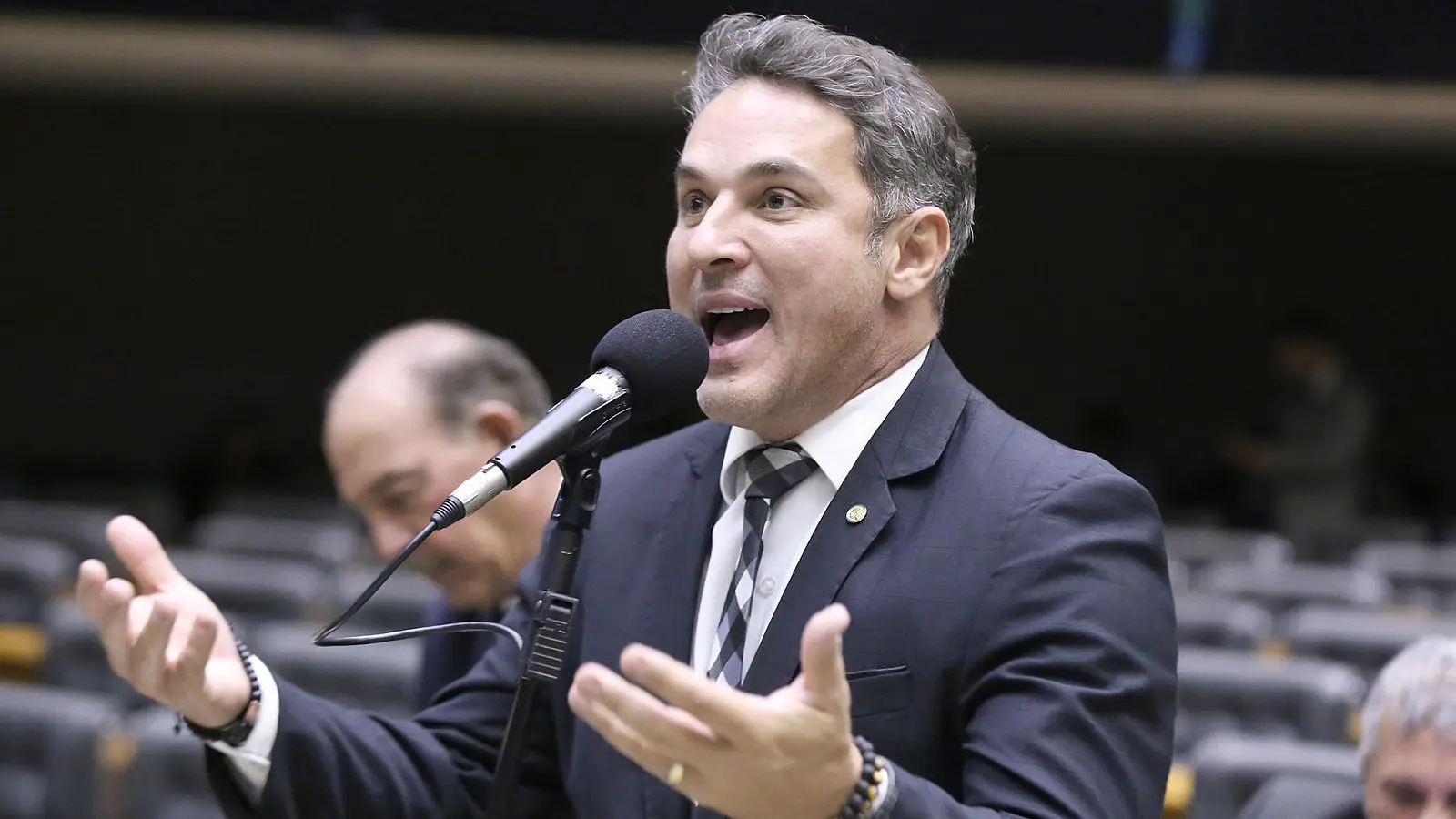 luciano zucco camara deputados.jpg