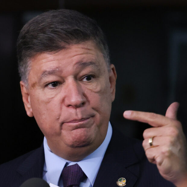 senador carlos viana coletiva