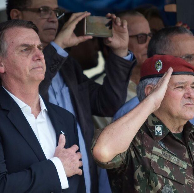 bolsonaro e militares