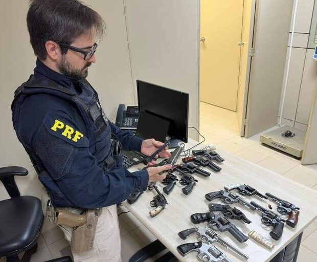 armas mulheres presas