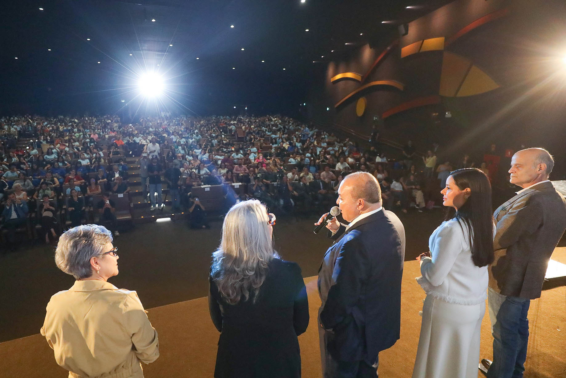 pontes para o mundo vagas