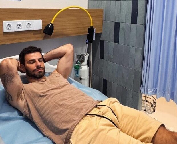 lucas malvini sofreu ataque de acaros na indonesia 1774274729556 v2 900x506