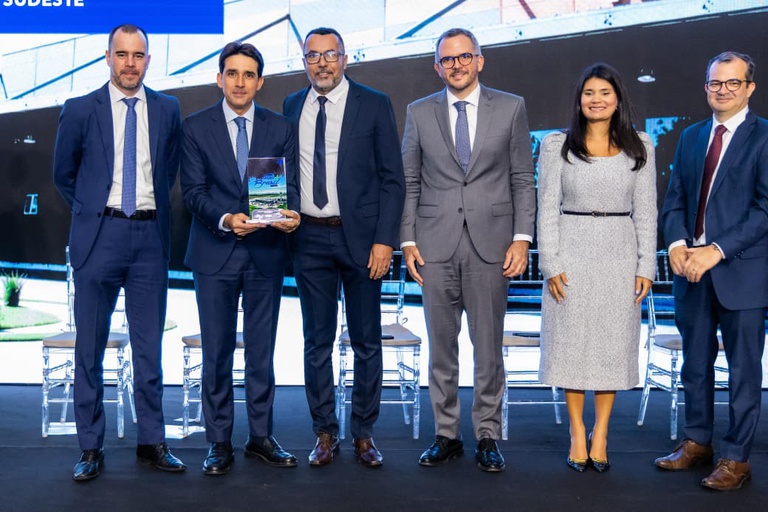 2ee69e82 ce5c 48e8 8c80 ec0568d2c954