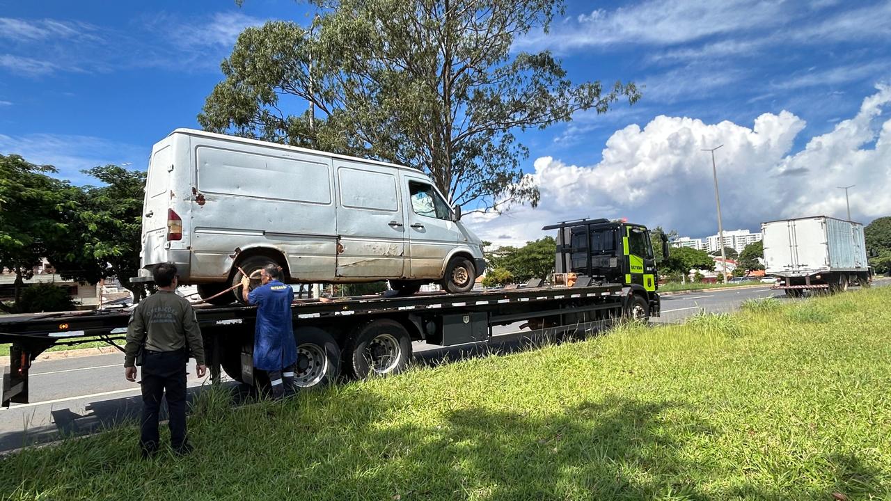 van com 396 infrações