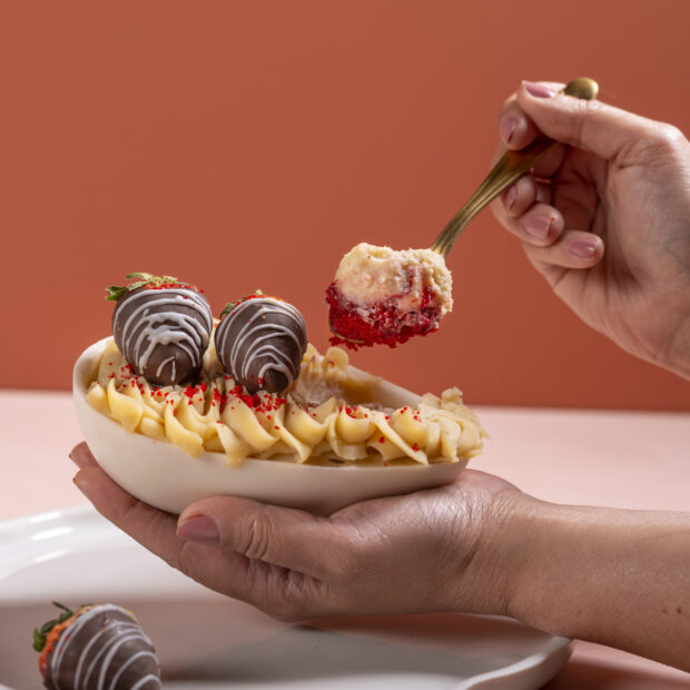 2. ovo de colher red velvet quitutices foto de henrique fererra 3