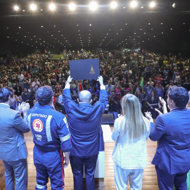 ibaneis nomeia saude