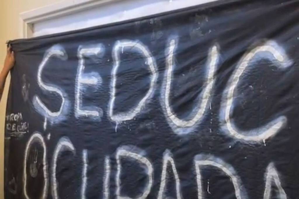 secretaria de educação protesto