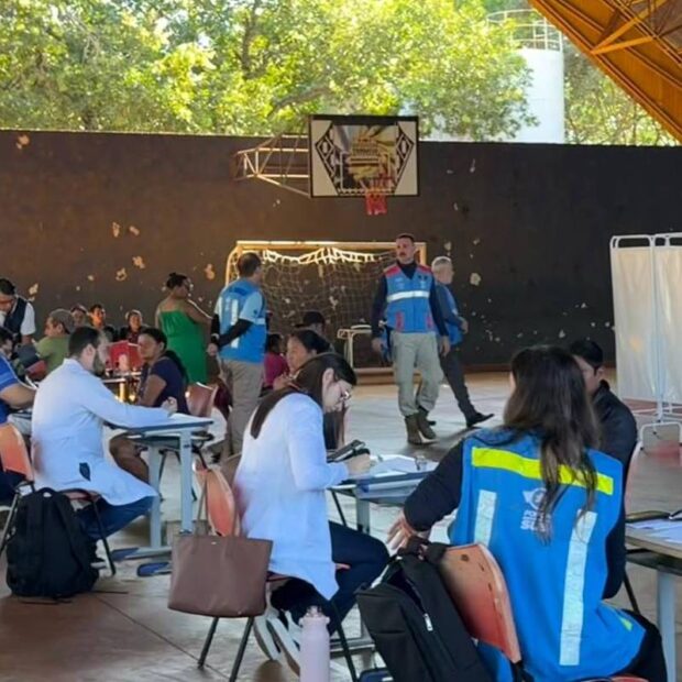 surto de chikungunya mata indígenas e fecha escolas na maior reserva urbana no brasil