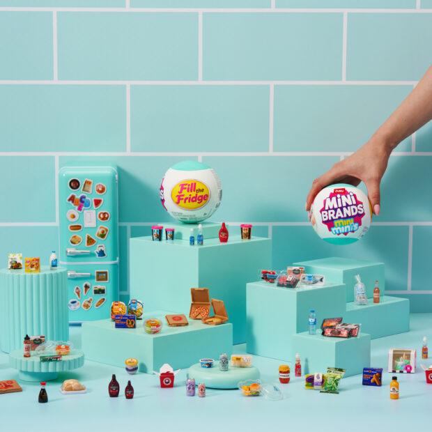 77711 na mini brands fill the fridge lifestyle 02