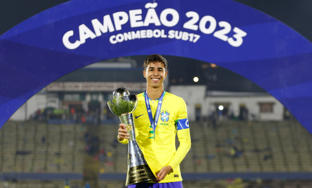 Ancelotti convoca Vitor Reis, zagueiro do Girona