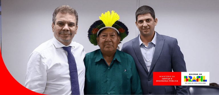 Ministro da Justiça recebe líder Yanomami para discutir proteção indígena