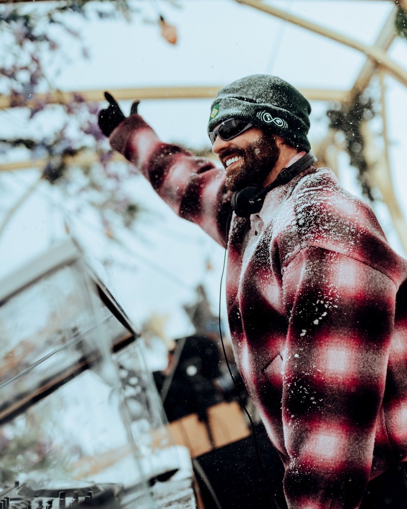 Alok faz três shows no Tomorrowland Winter 2026 a -9°C nos Alpes franceses