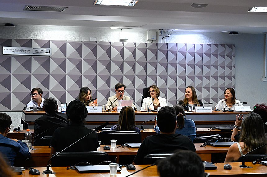 Audiência no Senado defende inclusão real para pessoas com síndrome de Down