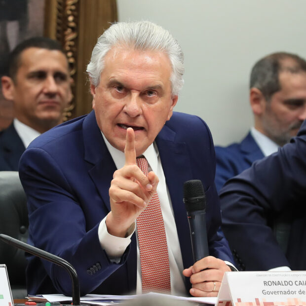 brasília (df), 28/05/2025 governadores do pará, helder barbalho, e de goiás, ronaldo caiado na comissão de constituição, justiça e cidadania (ccj) da câmara para debater a pec da segurança pública. foto: lula marques/agência brasil