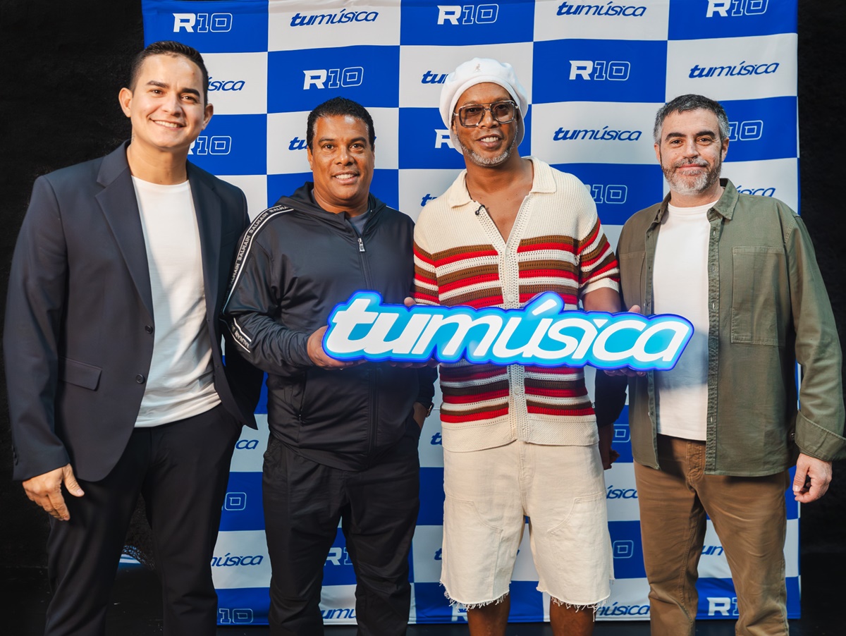 Ronaldinho lança gravadora em Miami e quer descobrir talentos para Copa