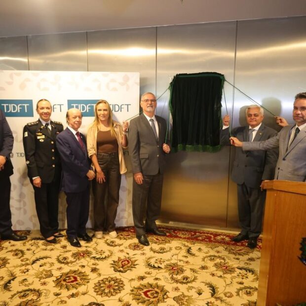 image 1000 da510cd253941dda8a421de1bac7d222