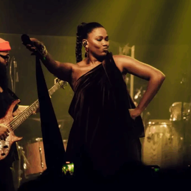 1 luedji luna canta sade 02 foto camomila producoes 11179114