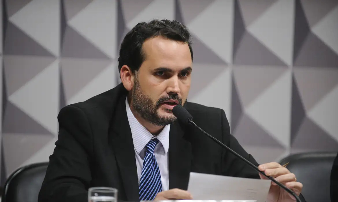 Moretti: Impacto anualizado de medidas para conter alta dos combustíveis pode chegar a R$ 31 bi