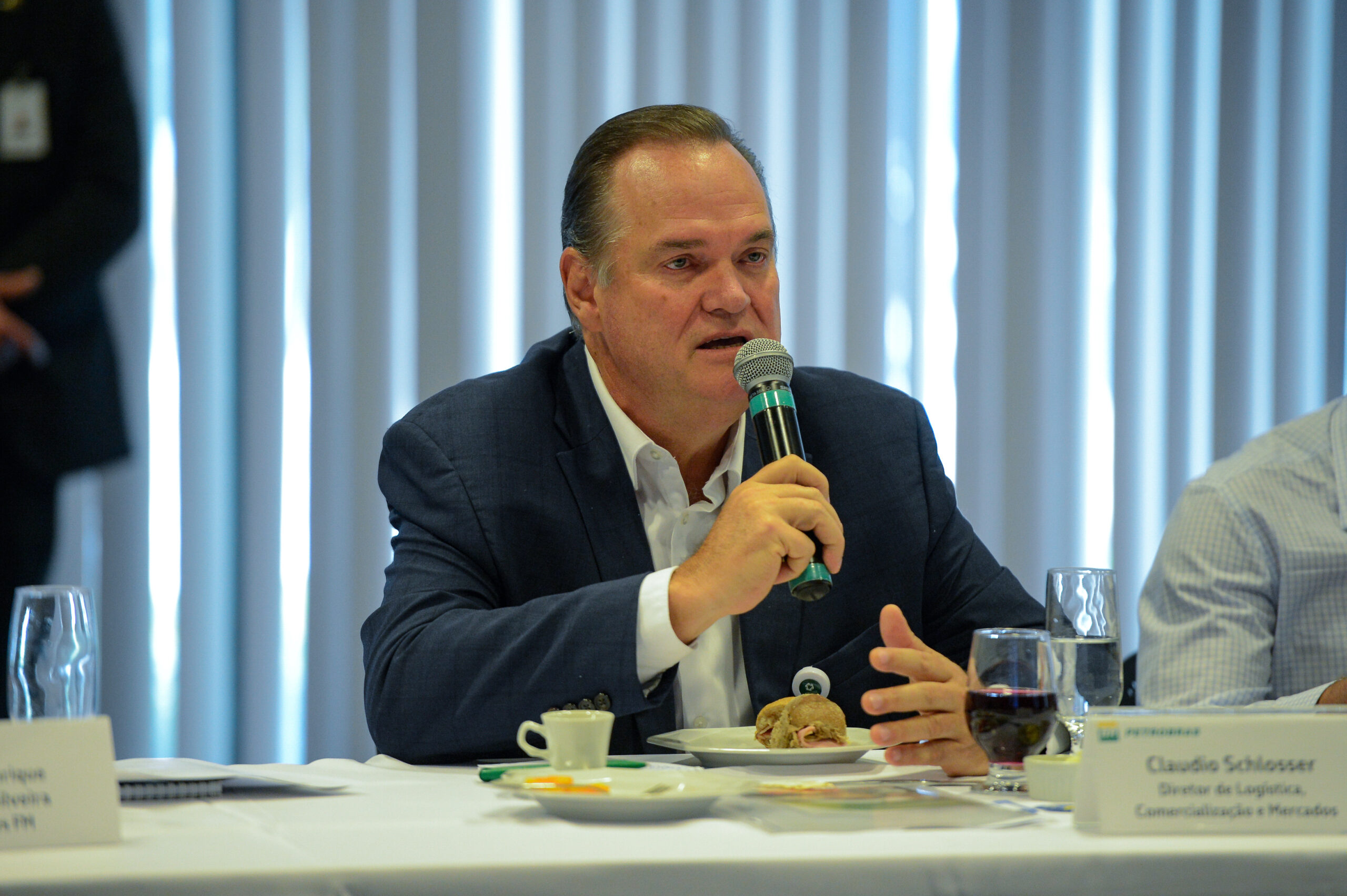 Petrobras demite diretor em meio a pressão de Lula contra alta do gás de cozinha