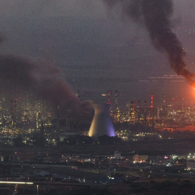 israel ataca fábricas petroquímicas no irã