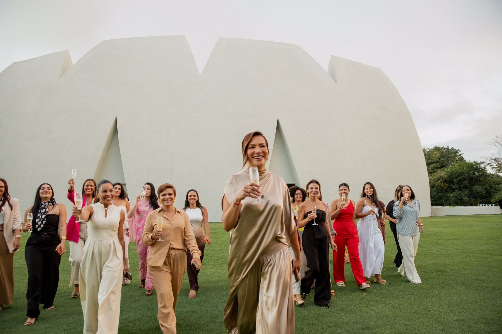 Imersão “Mais é Mais”, idealizada por Mannu Carvalho, transforma Trancoso em palco de experiência exclusiva do mercado de luxo