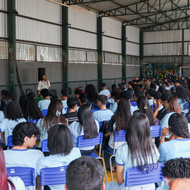 palestra sobre os riscos do cyberbullying