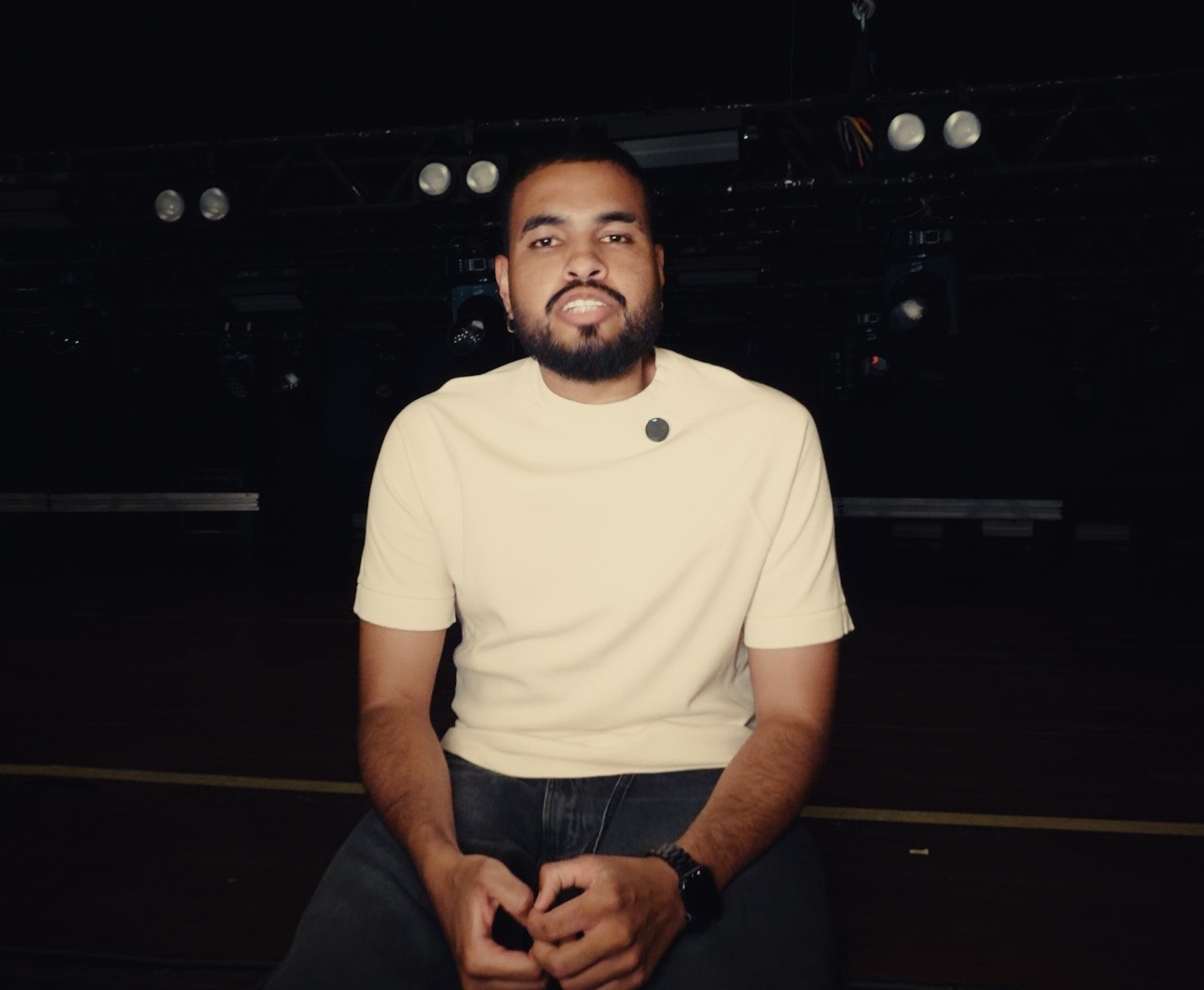 Yan visita Terra SP e antecipa grandiosidade do DVD Chegou Nosso Momento