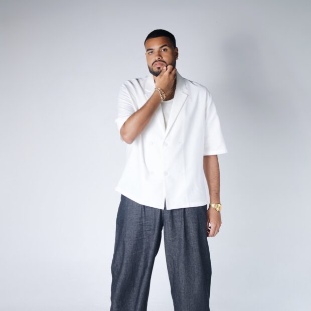 Yan grava DVD em SP e manda ônibus do Rio para levar fãs ao show