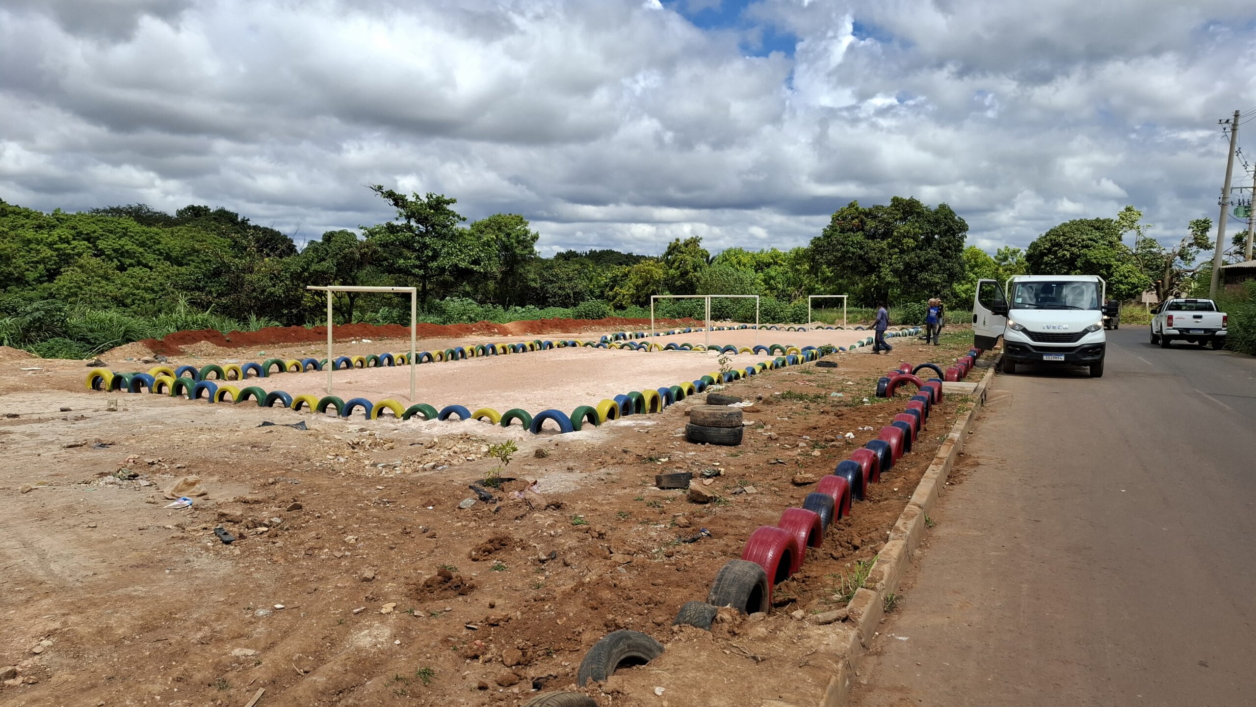 Mutirão transforma lixão em área de lazer no Sol Nascente sem custo público