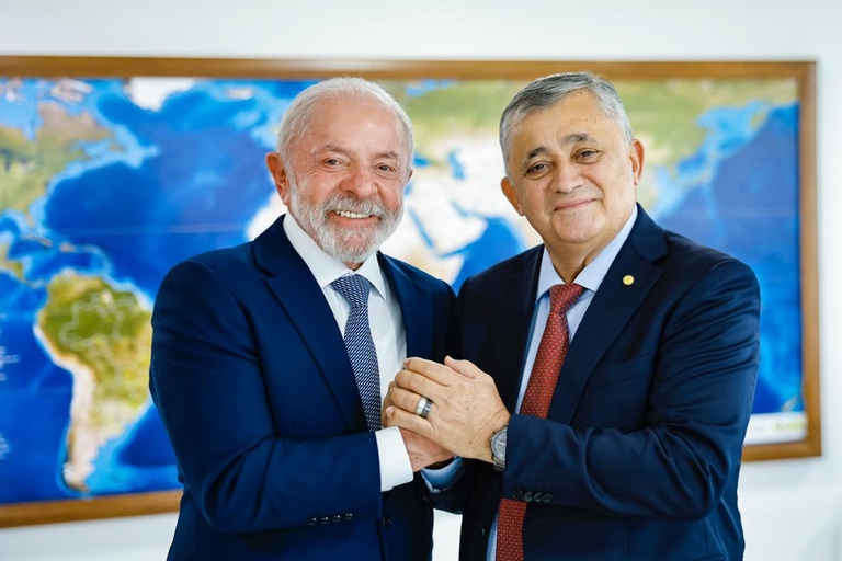 José Guimarães vai buscar aproximar Lula do centrão e deve ser contraponto a Boulos no Planalto