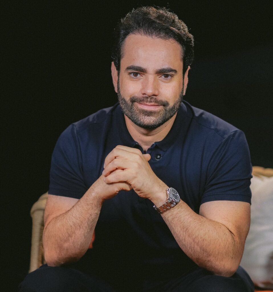 Raphael Costa compra produtora e leva Grupo 220 ao audiovisual