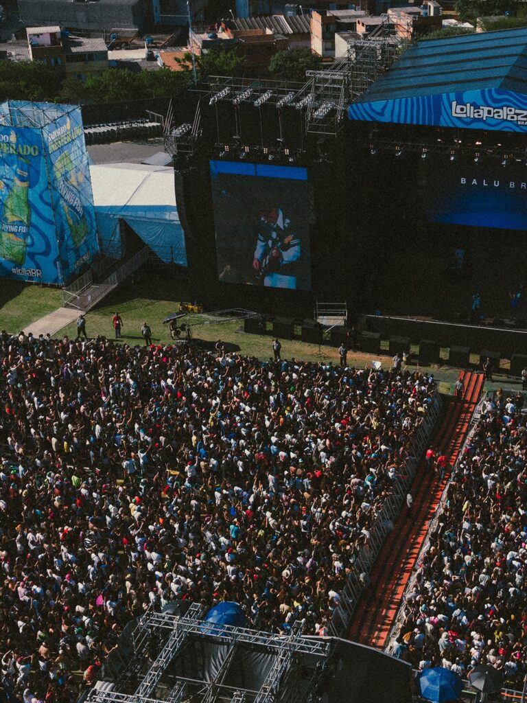 A 14ª edição do Lollapalooza Brasil acontecerá nos dias 19, 20 e 21 de março de 2027, no Autódromo de Interlagos, em São Paulo | Créditos: Reprodução (Instagram @lollapaloozabr)